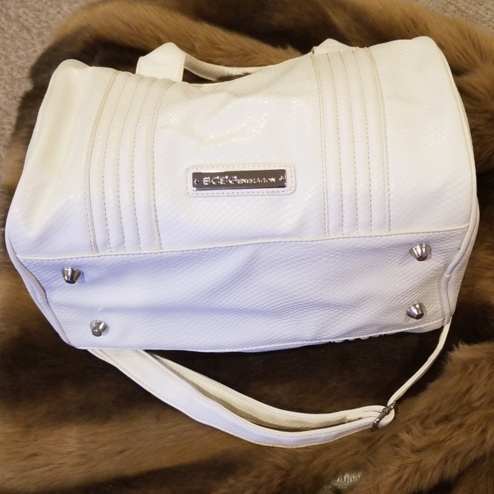 BCBG GENERATION WHITE BAG